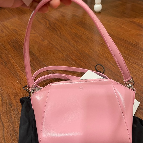 Givenchy Extra Small Antigona Leather Satchel
Pink - Picture 7 of 10